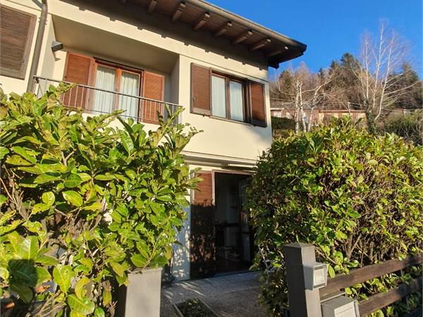 Brunate: panoramica villa a schiera di testa