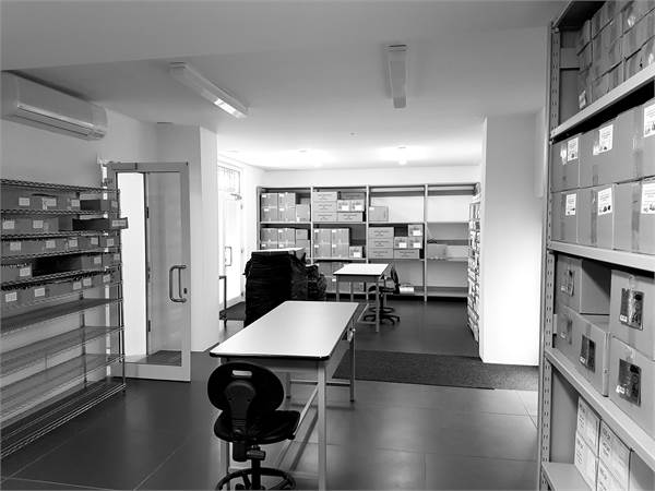 Como, semicentro: Immobile commerciale