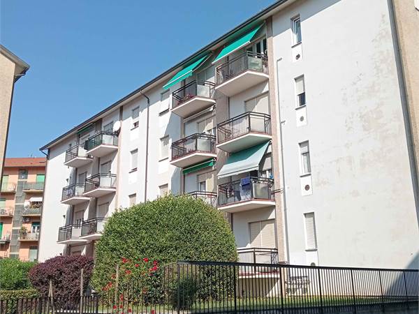 Como, Camerlata: bilocale AFFITTATO