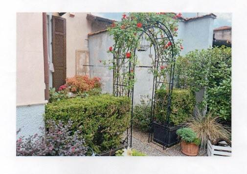 Como, Rebbio: in villa d'epoca, signorile monolocale con ingresso indipendente