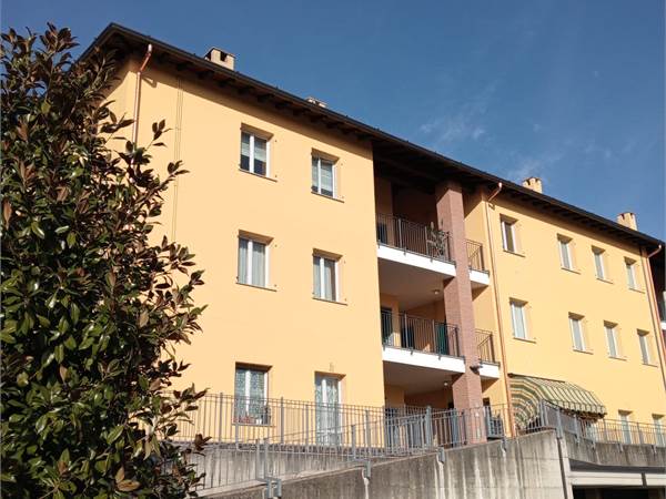 Colverde, Parè: signorile bilocale completamente arredato