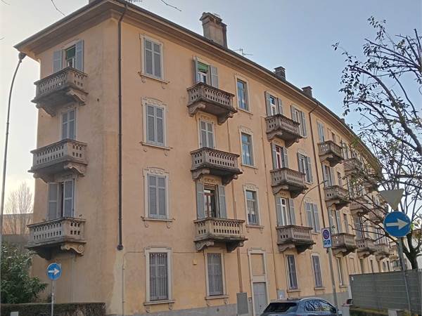 Como via Carloni: appartamento ristrutturato di 3 locali 